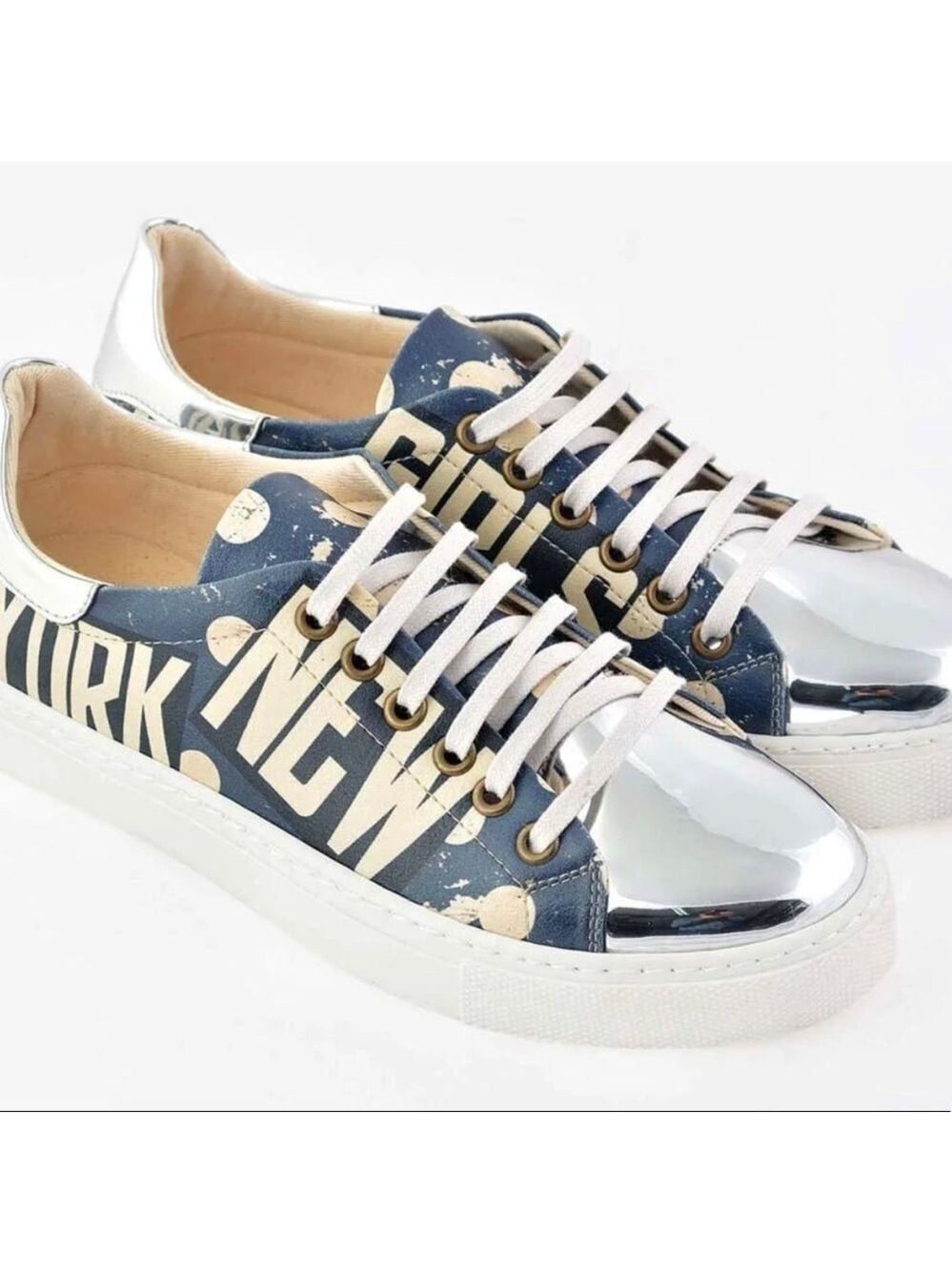 Goby New York City Sneaker Shoes Women SZ 9.5 EU 40 Navy Cream